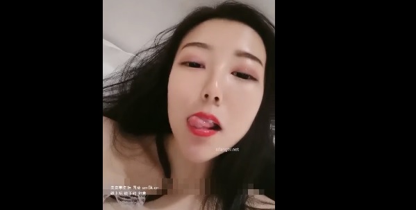 Taiwanese girl swearing and screaming in bed