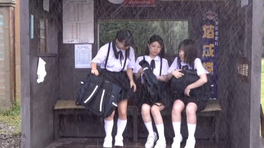 6000Kbps FHD IBW-810Z Japan college students making love at the bus stop when it rains