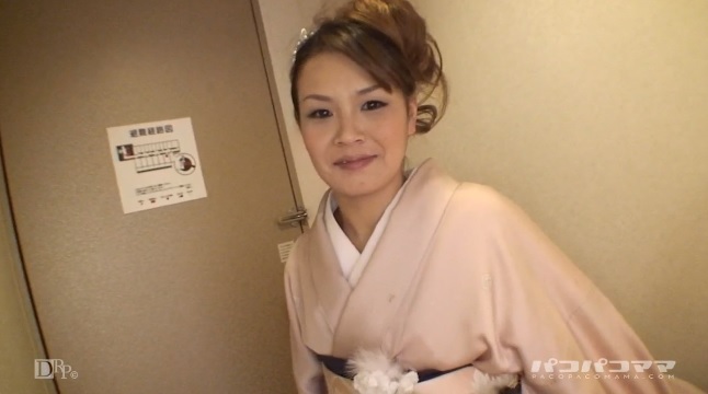 Beautiful wife wears traditional Japan clothes