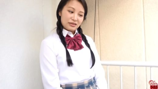 hot Japanese girl is defecating
